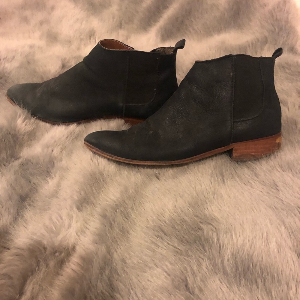 Black leather Gap Chelsea boots